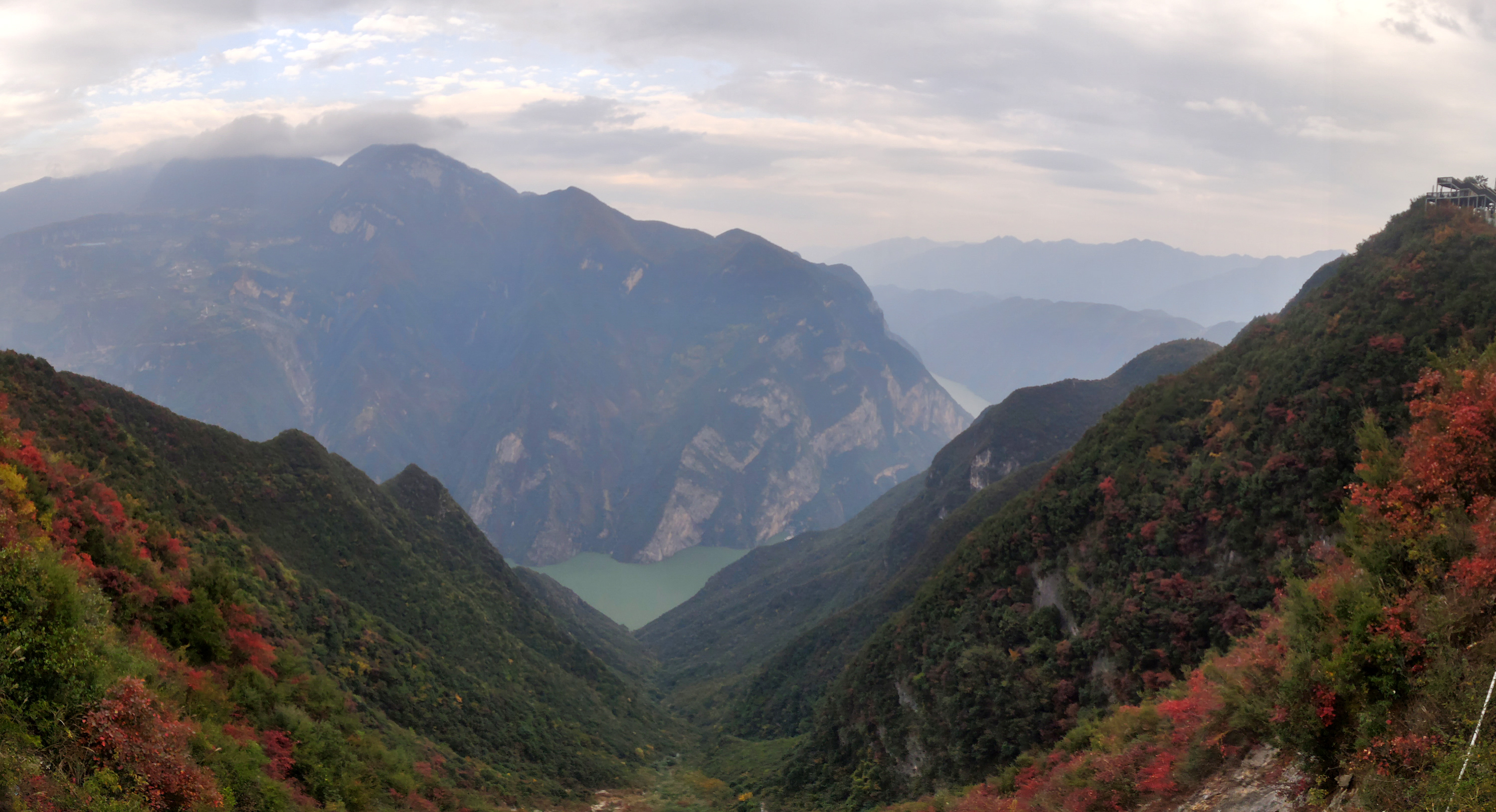巫峡徒步记：意外与美景交织的旅程